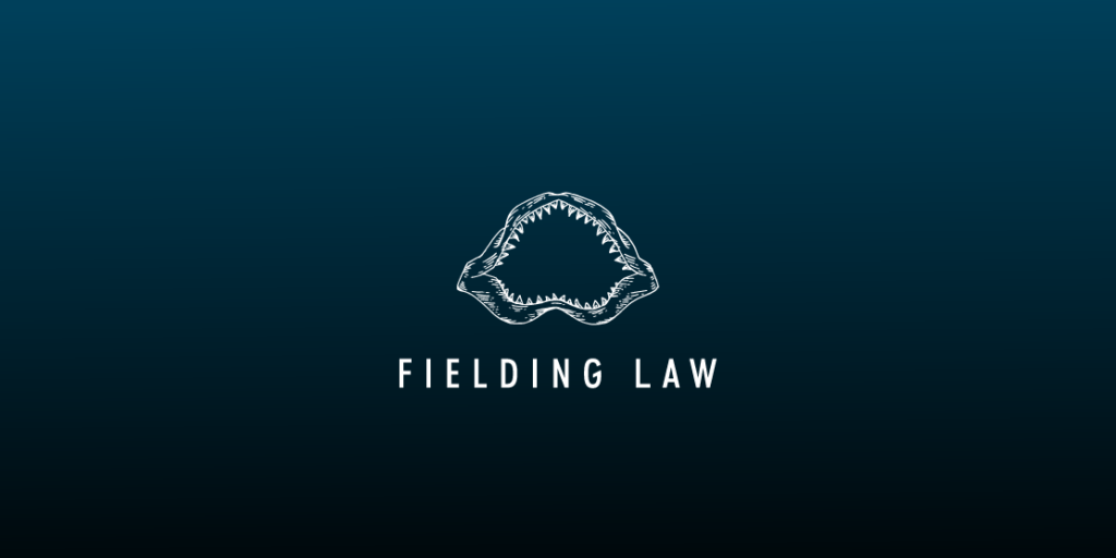 Fielding Law logo. Diferencia de Fielding Law