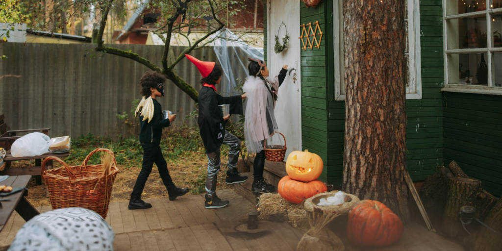 trick or treaters on front steps