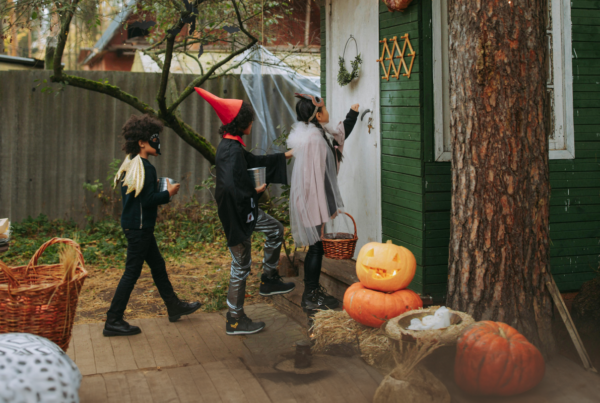 trick or treaters on front steps