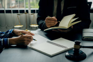 How Can a Brain Injury Lawyer Help Me?