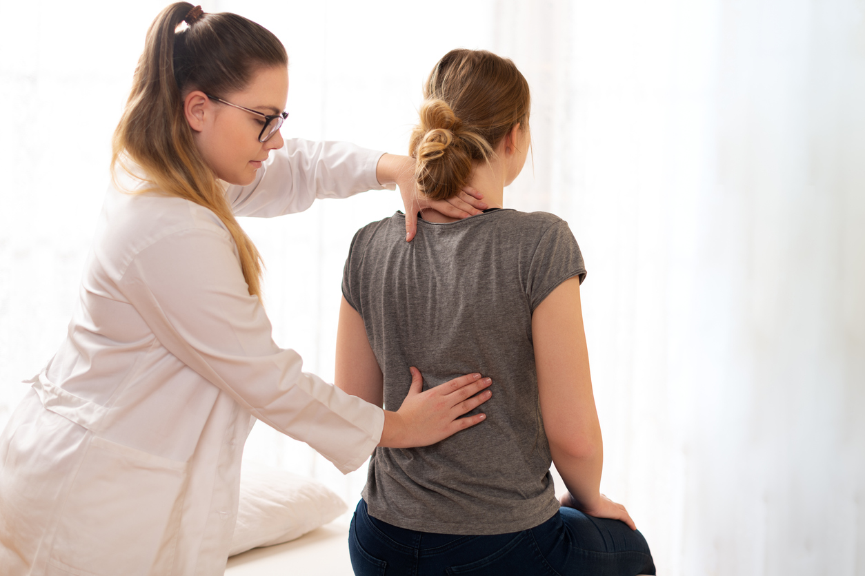 Chiropractic Care vs. Physical Therapy: Which Is Right for You?